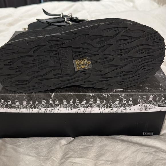 Demonia x Dolls Kill Boots - Picture 4 of 5